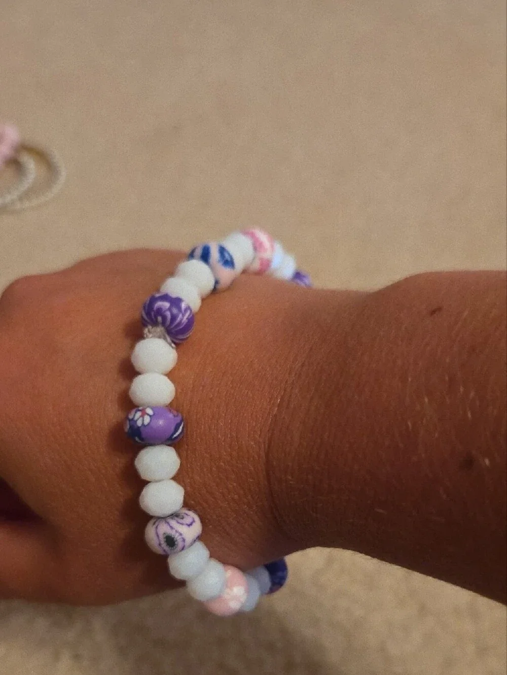Stretch Beaded Bracelet in White, Purple & Pink